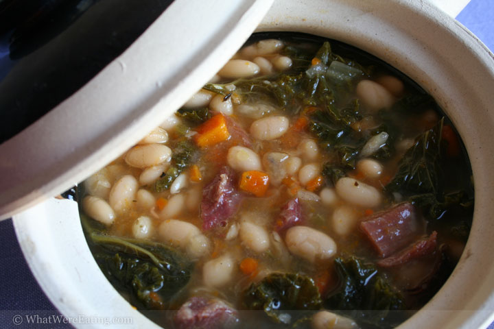 http://www.whatwereeating.com/food_pics/2006-09-19_bean-soup.jpg